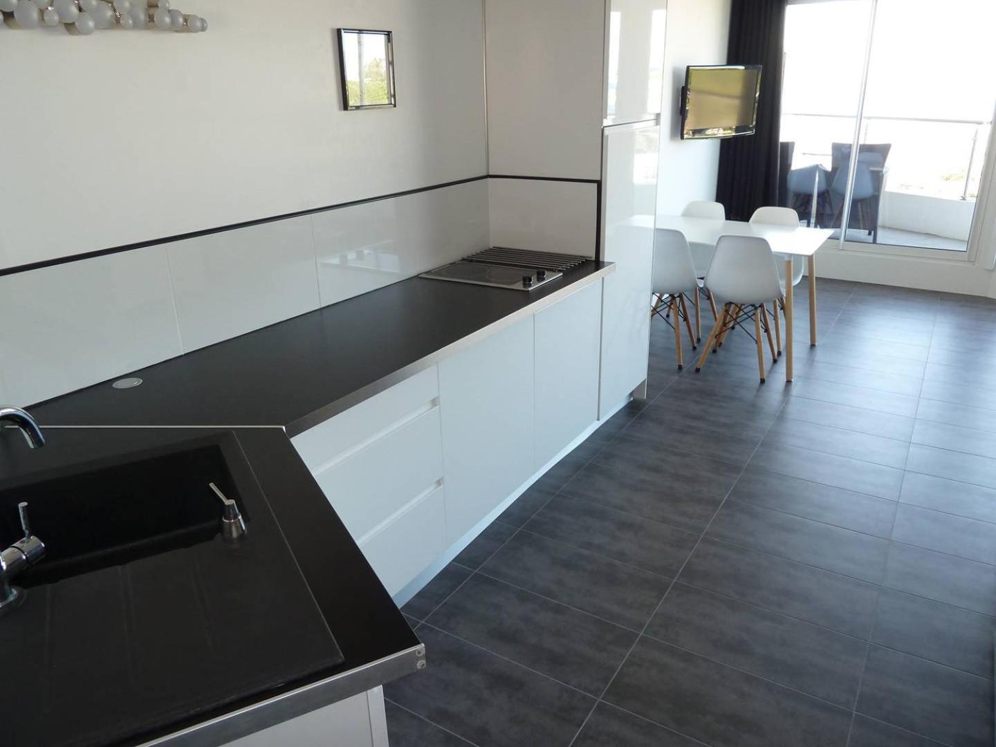 AS14629 - P2 Mezzanine avec vue mer latérale, dans une résidence sur plage avec parking privé Le Grau-du-Roi Esterno foto